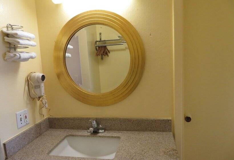 Номер Стандарт, Royal Crest Motel
