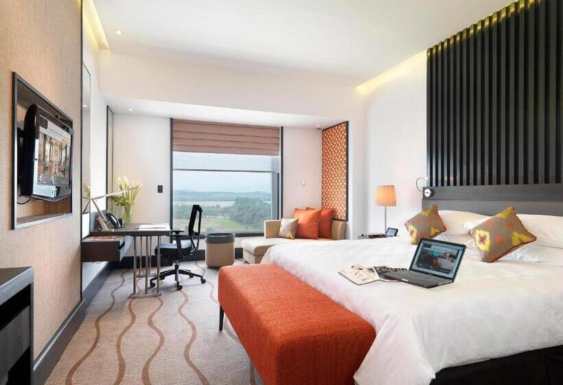 اتاق لوکس با تخت بزرگ, Sama Sama Hotel Kl International Airport