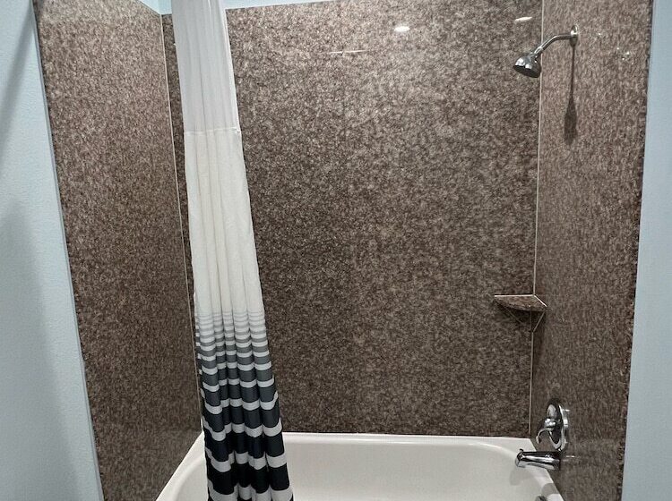 غرفه قياسيه سريرين مزدوجين, Americas Best Value Inn Sulphur