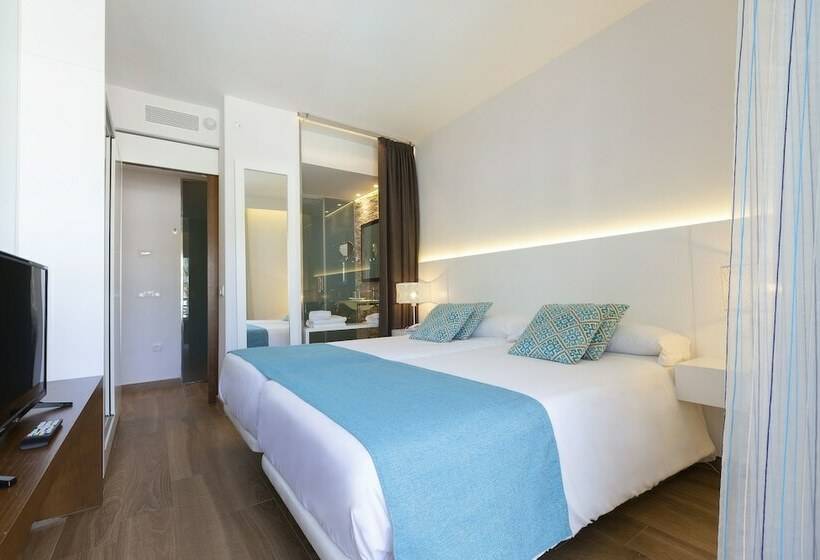 Люкс Вид на Бассейн, Mar Hotels Playa Mar & Spa