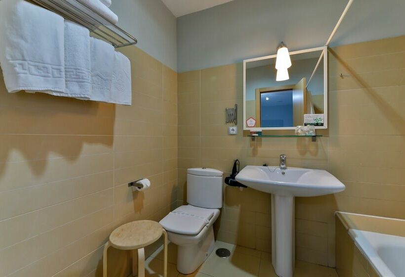 Quarto Triplo Estandar, Santana Hotel Restaurante