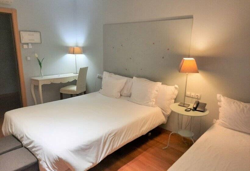 اتاق استاندارد سه نفره, Santana Hotel Restaurante