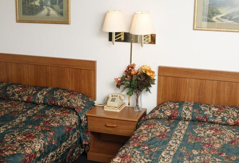 Семейный Номер, Travelier Motel   Macon
