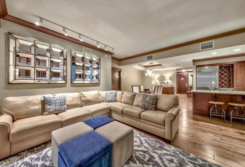 带3个卧室的公寓, Constellation Residences