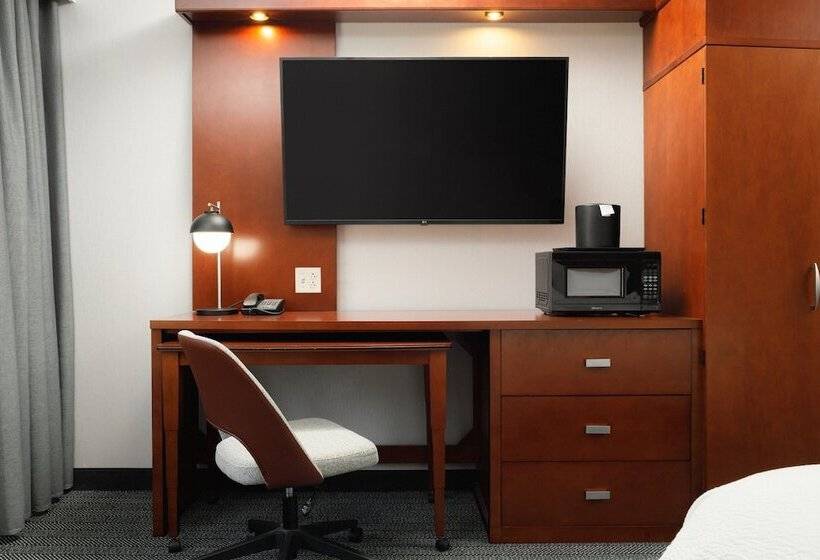 Люкс, Courtyard By Marriott Boone