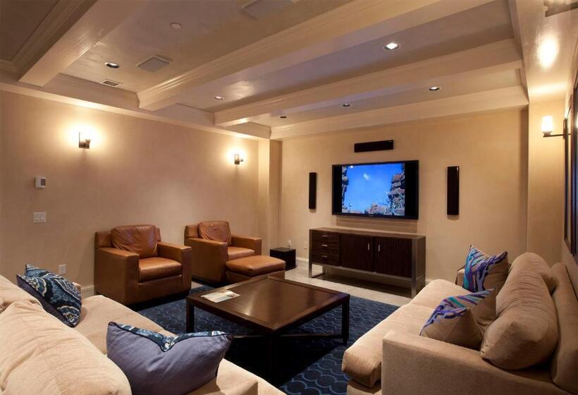 דירת 5 חדרי שינה, The Auberge Residences At Element 52
