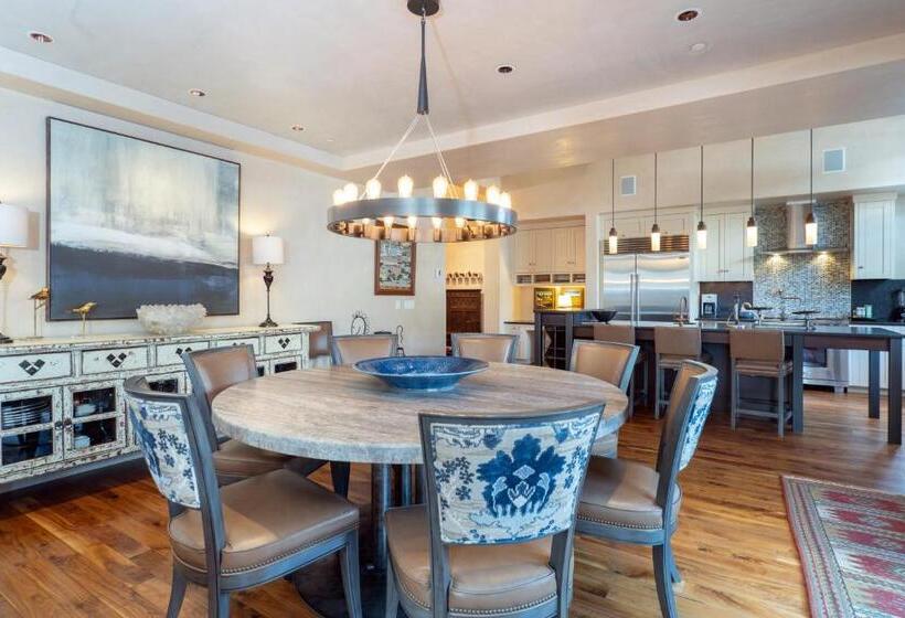 דירת חדר סופריור, The Auberge Residences At Element 52