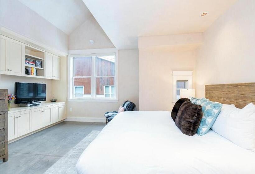 דירת שני חדרים, The Auberge Residences At Element 52