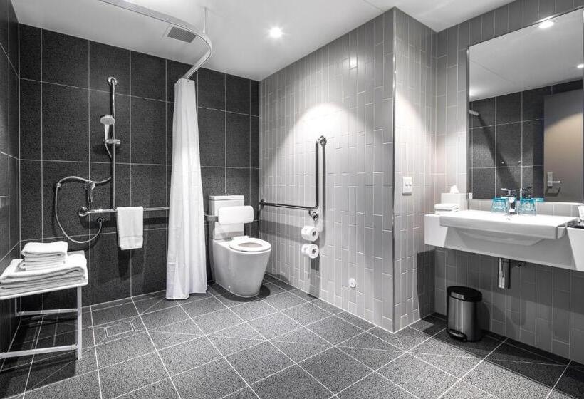 장애인을 위한 퀸사이즈 스탠다드 룸, Holiday Inn Express Melbourne Little Collins, An Ihg