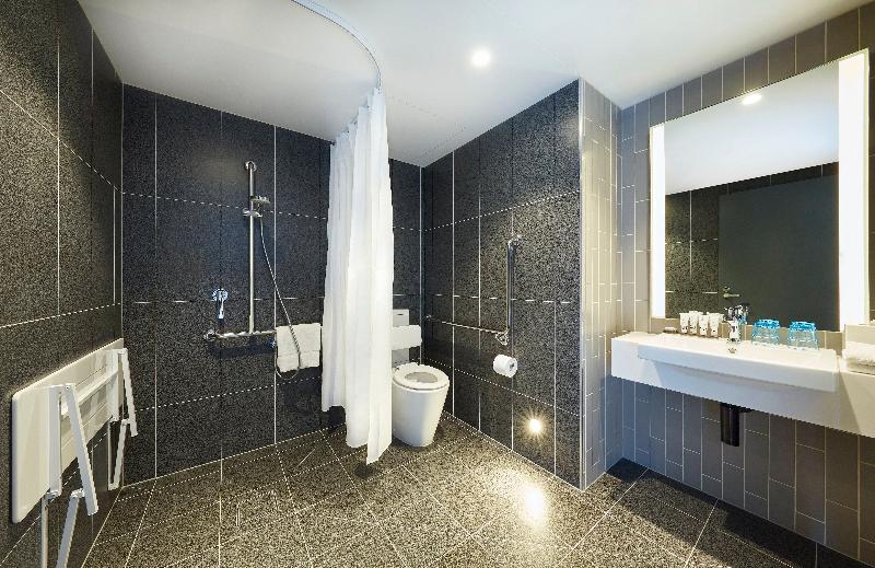 장애인을 위한 퀸사이즈 스탠다드 룸, Holiday Inn Express Melbourne Little Collins, An Ihg