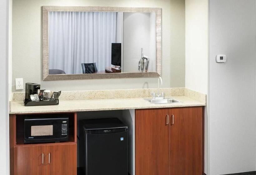 Люкс Кровать Кинг, Courtyard By Marriott Birmingham Trussville