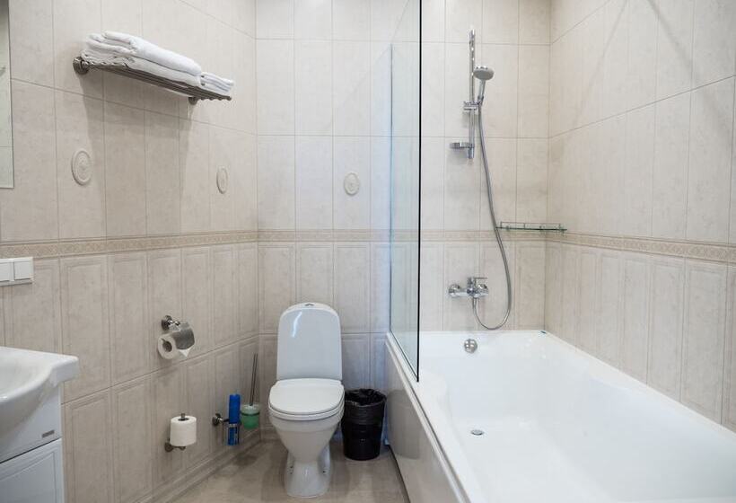 سوییت اجرایی, Nevsky Bereg 122