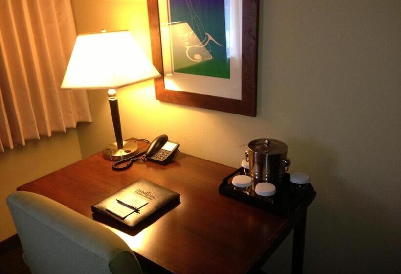 Номер Deluxe, Little Creek Casino Resort