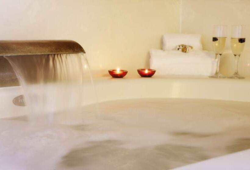 스위트, Purple Orchid Resort & Spa