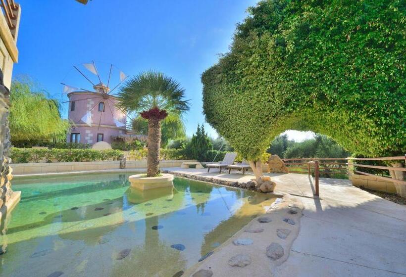 دوبلکس یک ‌خوابه, Anemomili Village