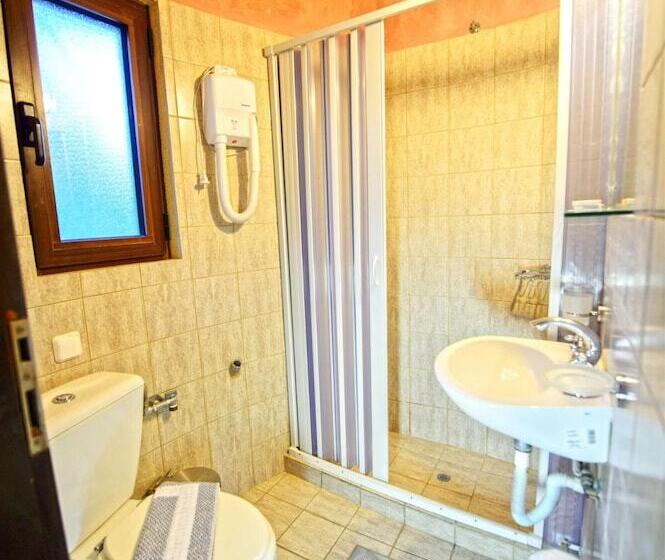 １階の１ベッドルームアパートメント, Anemomili Village