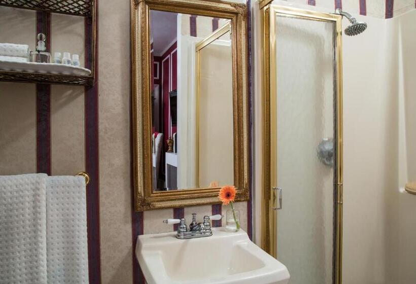 חדר פרמיום, Captain Nickels Inn