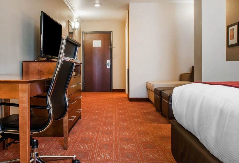 Люкс, Comfort Suites Farmington