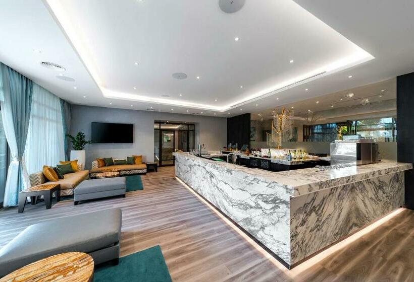 Клубный люкс с видом на море, Sofitel Dubai The Palm Resort & Spa
