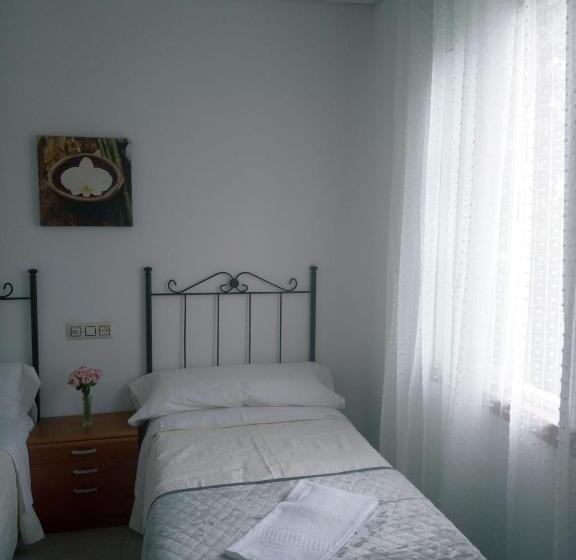 Номер Стандарт, Hostal San Cristobal   Pontedeume