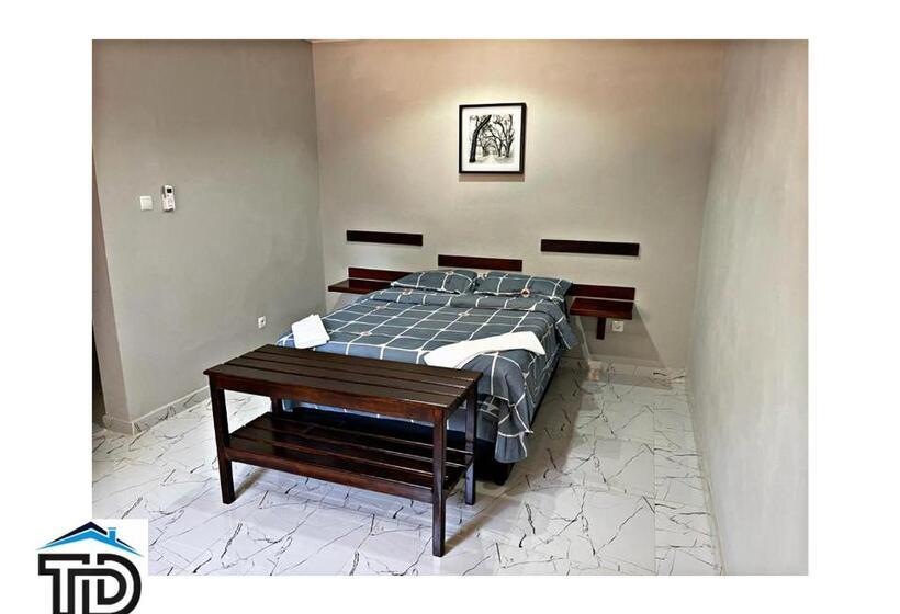 بانگلوی استاندارد, Td Guest House 5 Lite