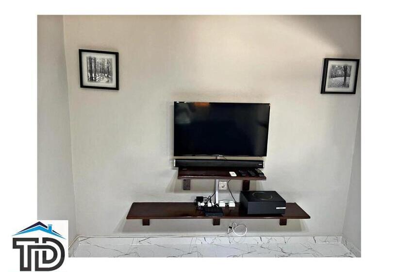 بانگلوی استاندارد, Td Guest House 5 Lite