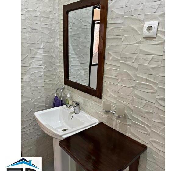 بانگلوی استاندارد, Td Guest House 5 Lite