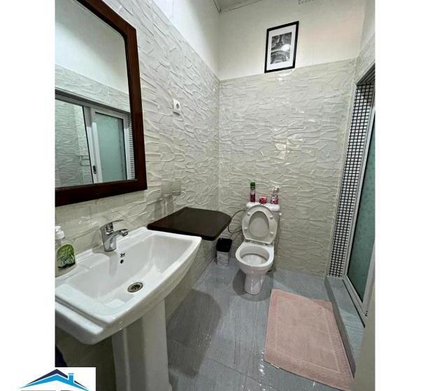 بانگلوی استاندارد, Td Guest House 5 Lite