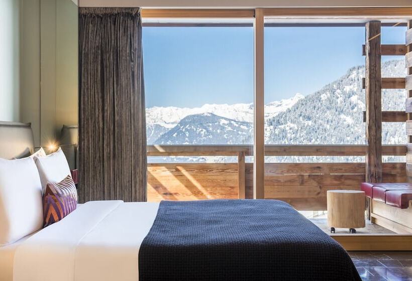 اتاق استاندارد با تخت دوبل و چشم‌انداز, W Verbier