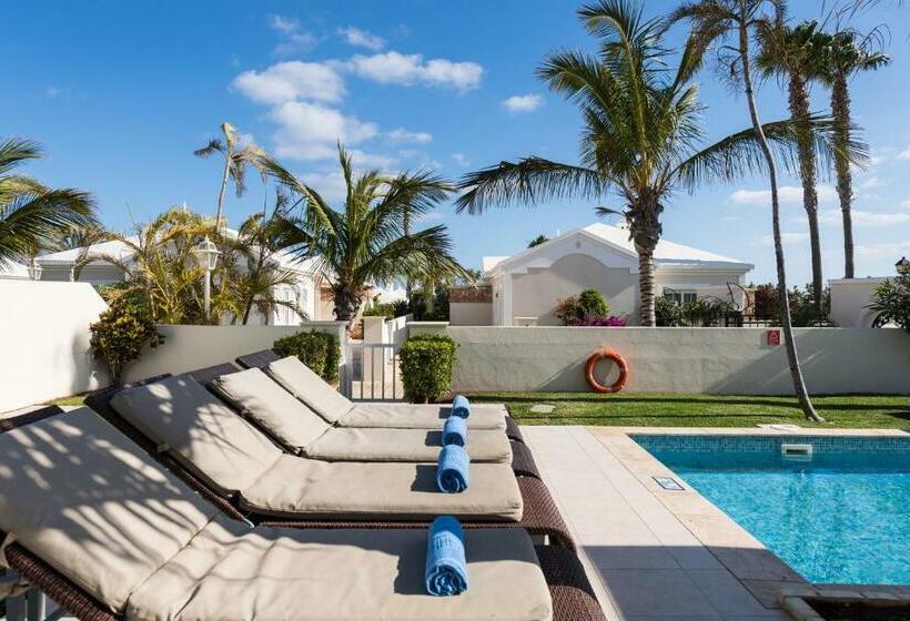 Вилла 3 Спальни с Бассейном, Villas Alondra