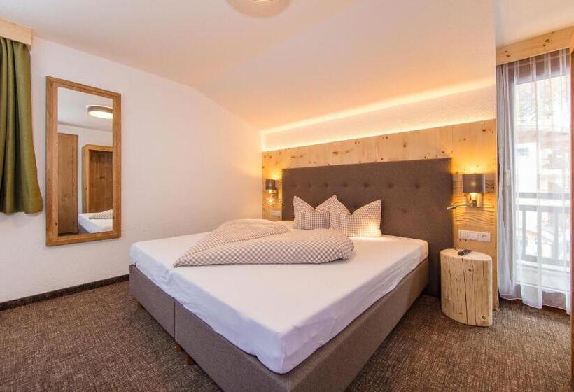Quarto Estandar, Vizensn Living