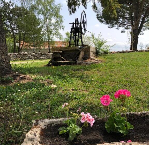 اتاق استاندارد با چشم‌انداز باغ, Domaine De Monplaisir