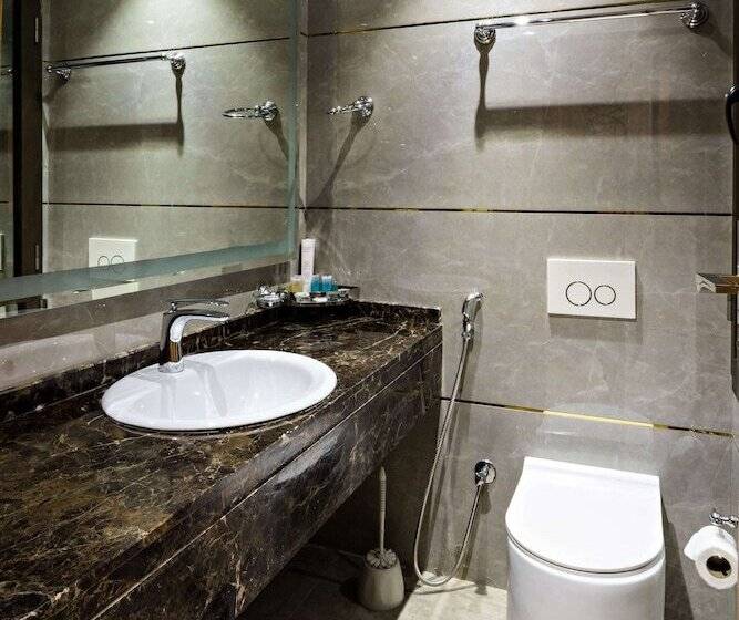 Family Suite, Mirnian