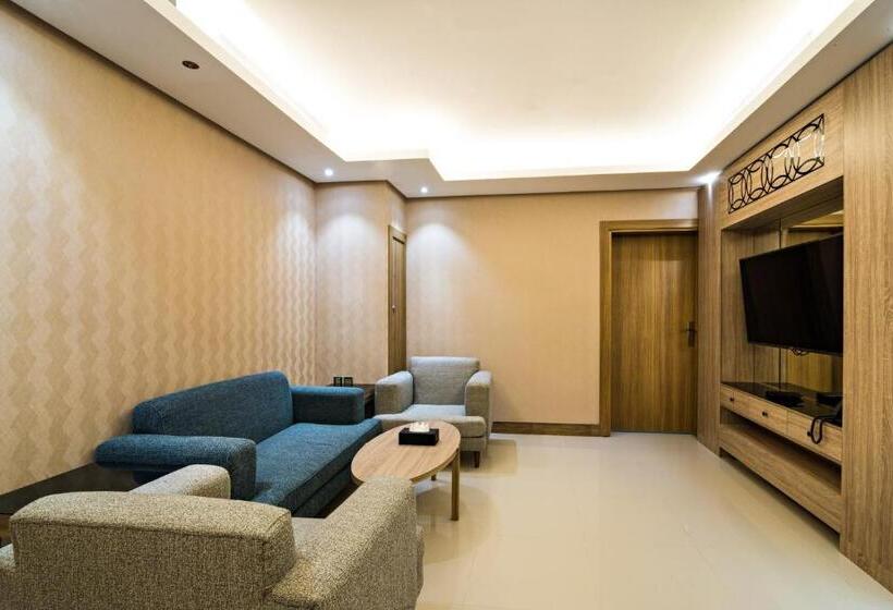 Family Suite, Mirnian