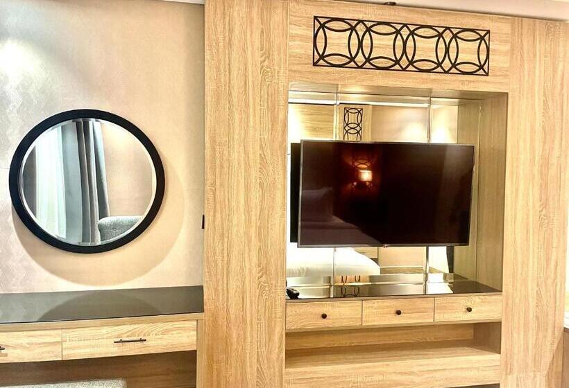 Family Suite, Mirnian
