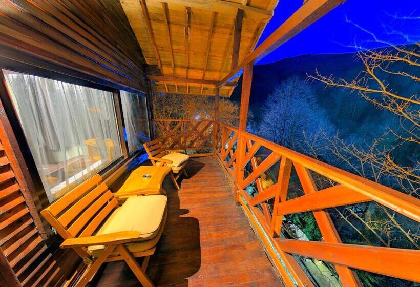 کلبه ییلاقی, The Canyon Kartepe And Restoran