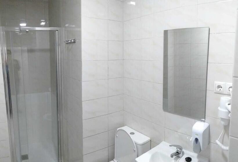 اتاق استاندارد با سرویس بهداشتی مشترک, Hostal Noche Y Dia