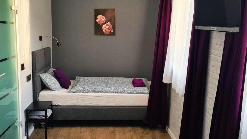 标准单人间, Pension Schmatka Matka