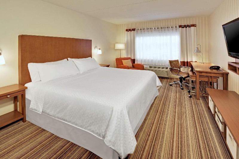 带大床的套房, Four Points By Sheraton Cambridge Kitchener, Ontario