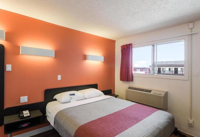 اتاق لوکس, Motel 6 Cranbrook, Bc