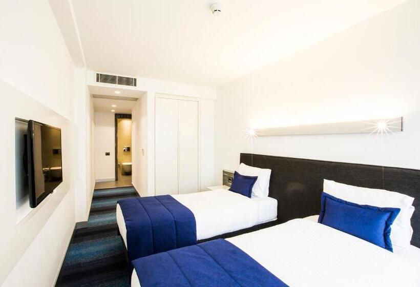 Quarto Estandar, Zeniva