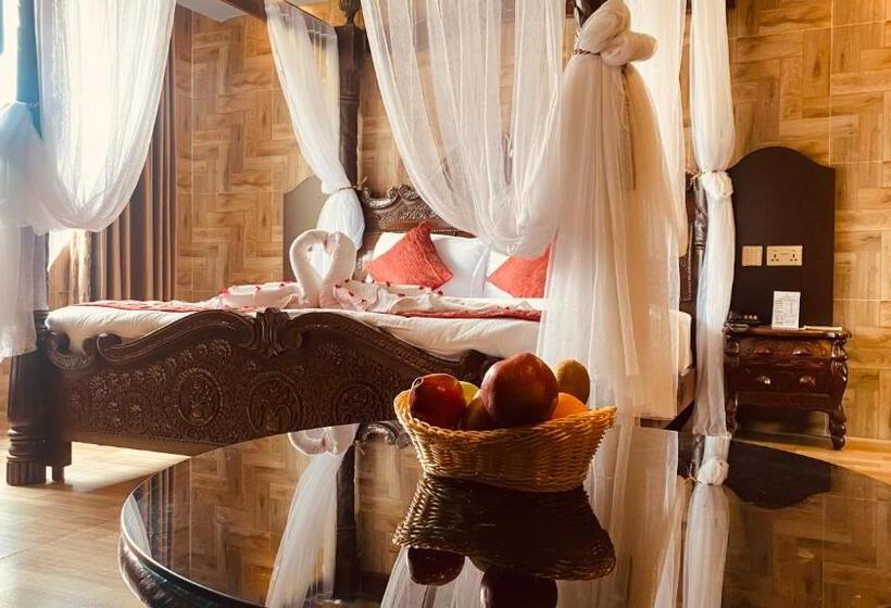 Люкс Кровать Кинг, Hyders Park  The Luxury