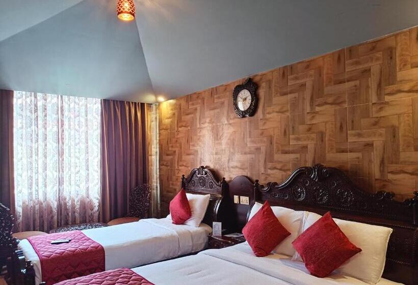 Трехместный Номер Deluxe, Hyders Park  The Luxury