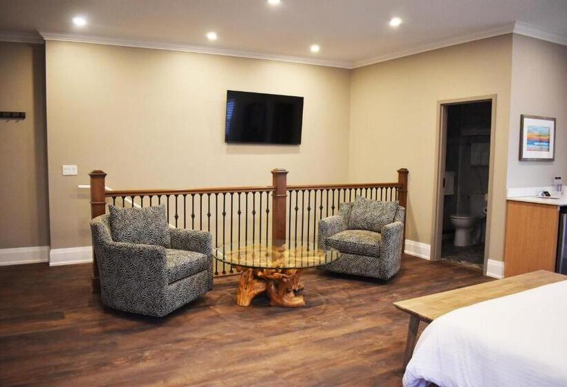 디럭스 스위트 킹 침대, Colonial Hotel & Suites