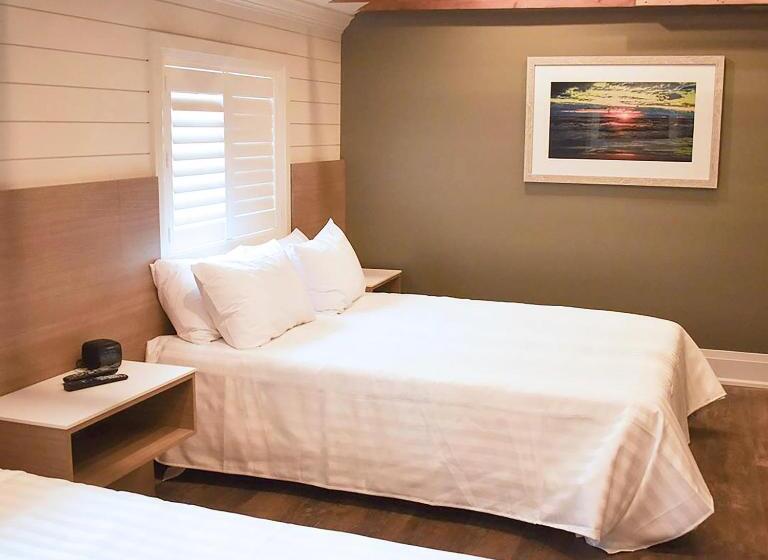 디럭스 룸, Colonial Hotel & Suites