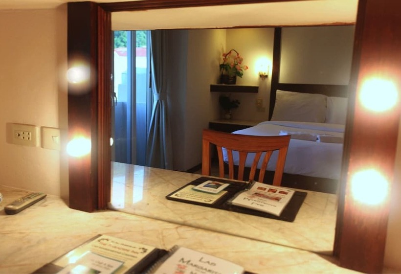اتاق استاندارد, Paradise Inn