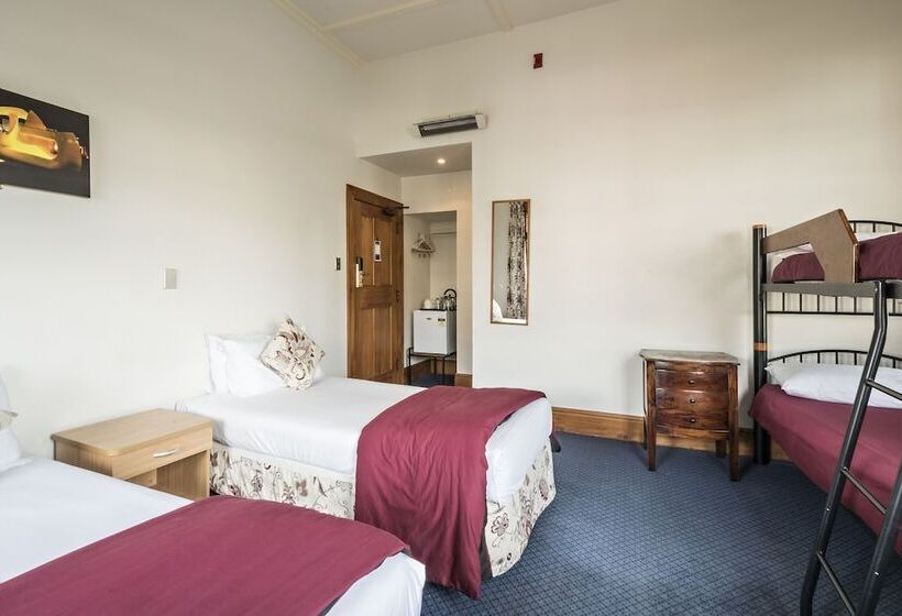 Quarto Quádruplo Estandar, The Cambridge