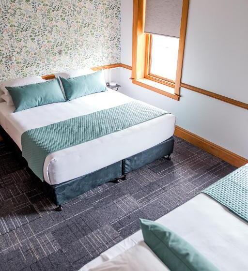 Quarto Triplo Estandar, The Cambridge