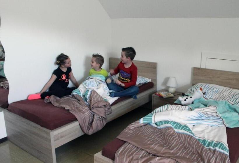 Номер Стандарт Совместная Ванная, Post Hostel For Youth, Students And Pilgrims