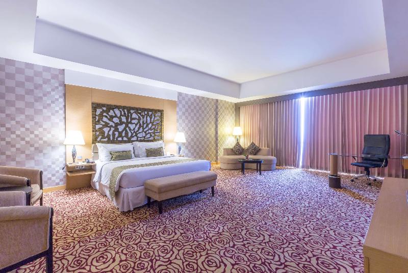Номер Executive, Wyndham Surabaya
